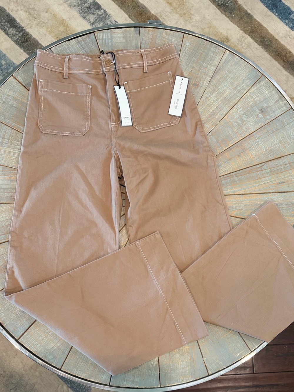 NWT!!  Bagatelle Collection High-Rise Wide-Leg Crop Pants in khaki/tan - Size 8